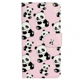 Leren Hoesje voor iPhone 15 Plus Met Ketting Kleine Panda's Met Riem